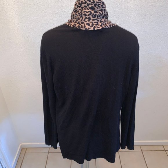 Carolyn Taylor Leopard Collared Sweater - Picture 2 of 2